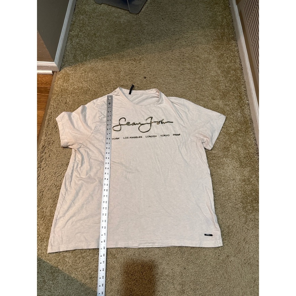 Sean John Mens Graphic T-Shirt Off White Metallic Script Logo Cities XL